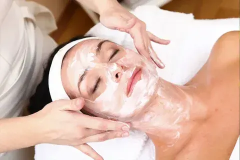 Deep cleansing facial with steam and botanical extraction